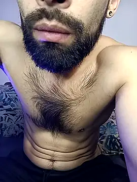 Snapshot of Enzo-wolf33 chatting on 10/11/25, 11:39 Enzo-wolf33 online show from 10/11/25, 11:39