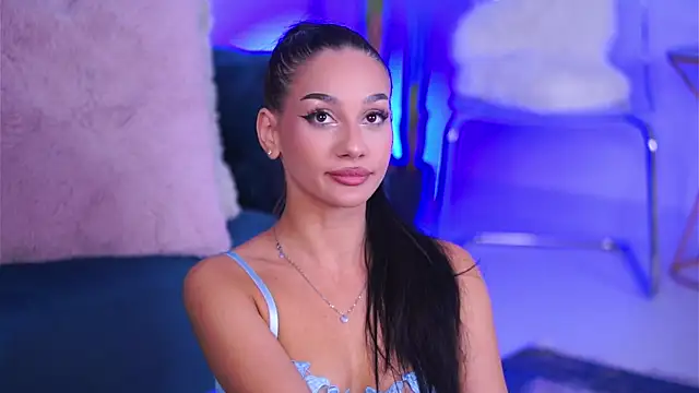 Snapshot of NinaSolenne chatting on 01/06/26, 08:35 NinaSolenne online show from 01/06/26, 08:35