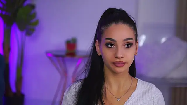 NinaSolenne online show from 12/03/25, 07:57