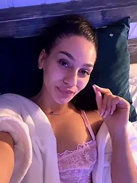 Snapshot of NinaSolenne chatting on 01/07/26, 09:42 NinaSolenne online show from 01/07/26, 09:42