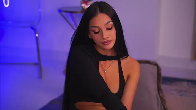 NinaSolenne online show from 12/17/25, 08:14