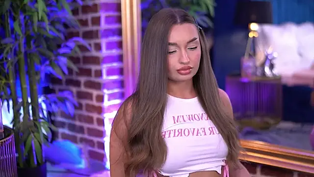 Snapshot of MillaSerene chatting on 11/06/25, 06:17 MillaSerene online show from 11/06/25, 06:17