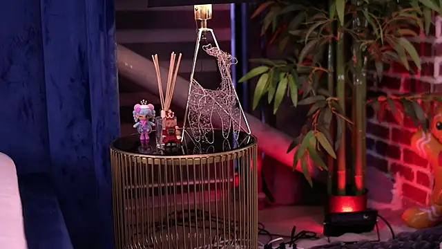 Snapshot of MillaSerene chatting on 12/22/25, 06:24 MillaSerene online show from 12/22/25, 06:24