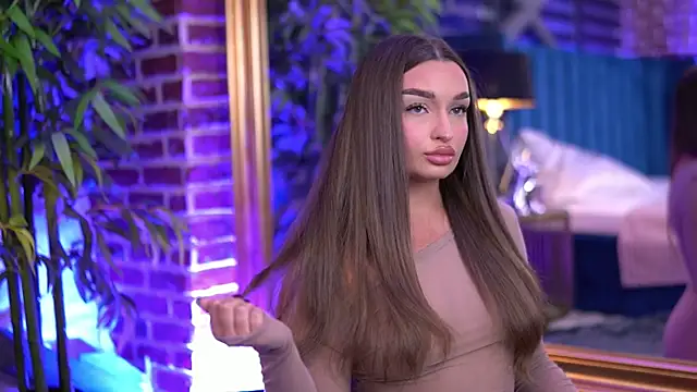 Snapshot of MillaSerene chatting on 11/16/25, 07:02 MillaSerene online show from 11/16/25, 07:02