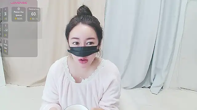 Snapshot of Anna-03 chatting on 10/14/25, 03:51 Anna-03 online show from 10/14/25, 03:51