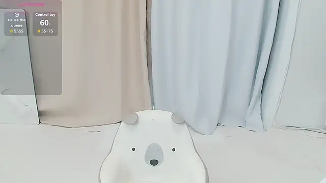 Snapshot of Anna-03 chatting on 09/22/25, 02:28 Anna-03 online show from 09/22/25, 02:28