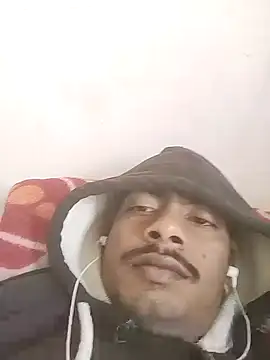 Snapshot of sexy_boy_47 chatting on 11/12/25, 07:23 sexy boy 47 online show from 11/12/25, 07:23