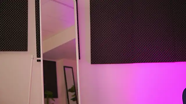 KyssaraPlay online show from 12/01/25, 08:21