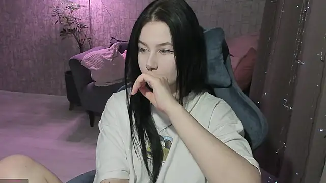 AlinaGreeeen online show from 10/07/25, 01:28