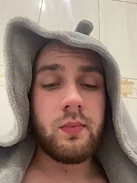 LuckyGirlfriends online show from 02/05/26, 01:56