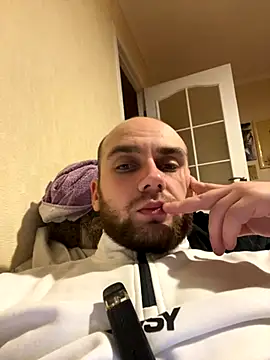 LuckyGirlfriends online show from 11/04/25, 06:22