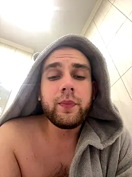 LuckyGirlfriends online show from 11/23/25, 09:14