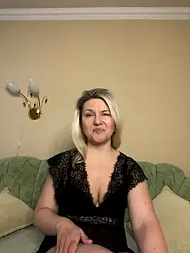 AliceSwan4011 online show from 01/18/26, 02:31