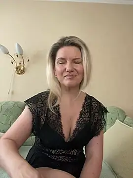 AliceSwan4011 online show from 03/02/26, 10:11