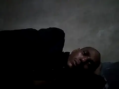 Snapshot of Nwanayuuu chatting on 11/07/25, 04:06 Nwanayuuu online show from 11/07/25, 04:06