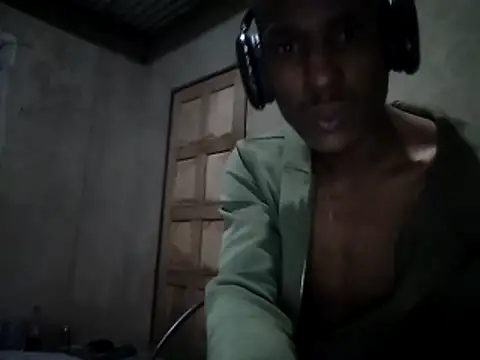 Snapshot of Nwanayuuu chatting on 11/07/25, 07:07 Nwanayuuu online show from 11/07/25, 07:07