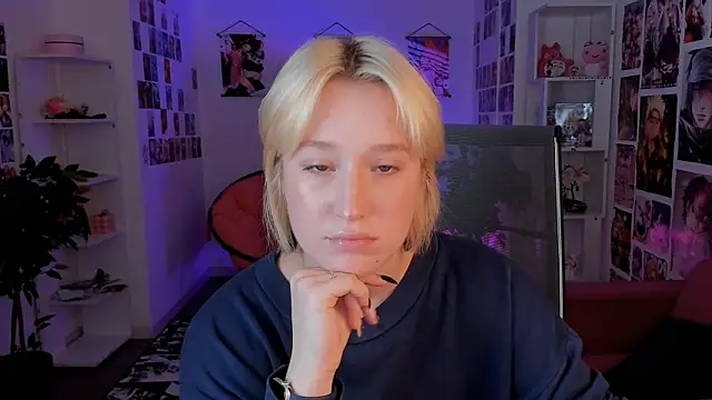 Snapshot of CinBellamy chatting on 10/06/25, 06:36 CinBellamy online show from 10/06/25, 06:36