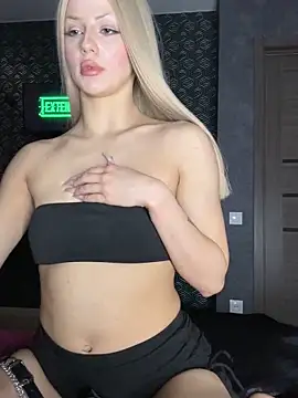 FavoriteKira online show from 04/05/26, 03:19