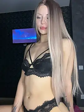 FavoriteKira online show from 05/10/26, 12:36