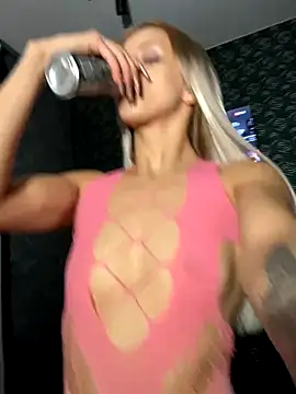 FavoriteKira online show from 11/07/25, 08:46