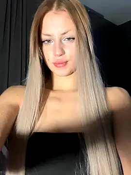 FavoriteKira online show from 11/23/25, 04:50