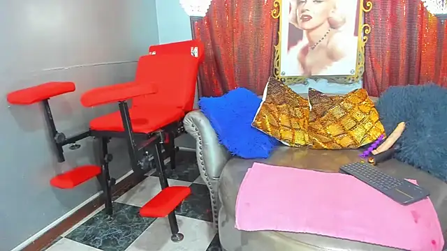 naughty milf esmeralda online show from 12/19/25, 07:49