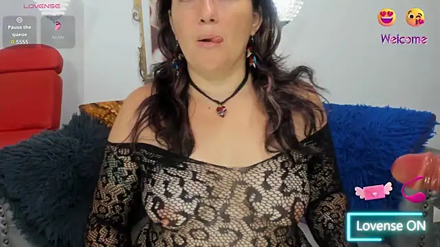 naughty milf esmeralda online show from 04/26/26, 02:42