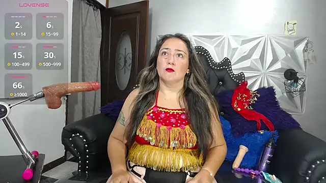 naughty milf esmeralda online show from 10/16/25, 03:04