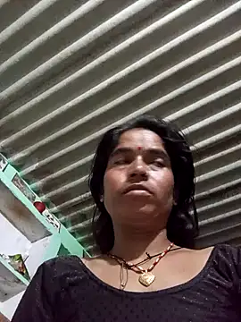 MISS LOVE 001 online show from 10/18/25, 05:04