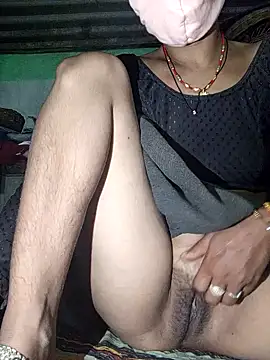 MISS LOVE 001 online show from 10/04/25, 05:47