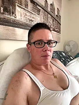 voluptuous-minx online show from 12/05/25, 11:42