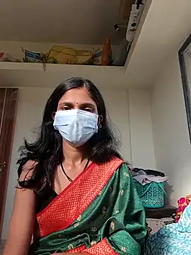 Shivani2002 online show from 12/14/25, 10:32