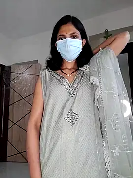 Shivani2002 online show from 04/13/26, 09:35