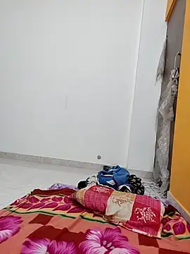 Shivani2002 online show from 12/13/25, 08:04