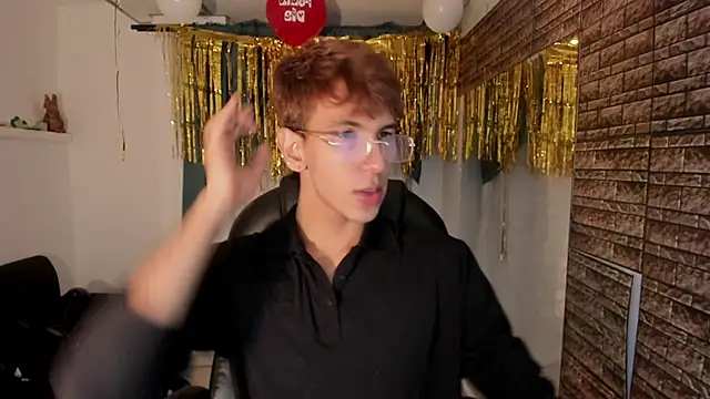 Angelicious Boy online show from 09/19/25, 03:43