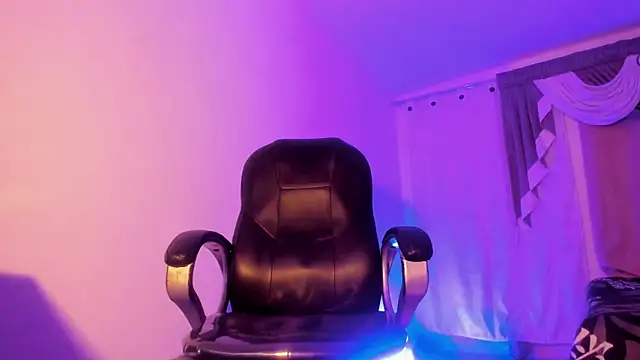 Angelicious Boy online show from 12/19/25, 03:32