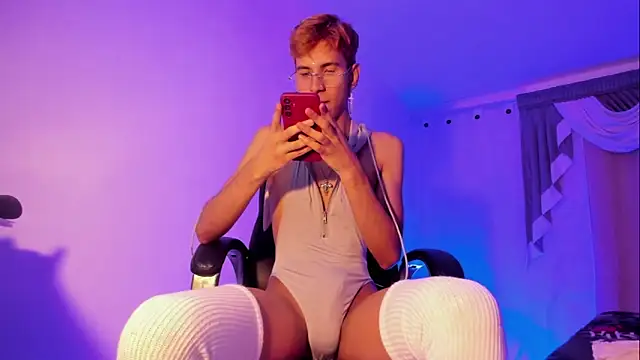 Angelicious Boy online show from 11/29/25, 02:55