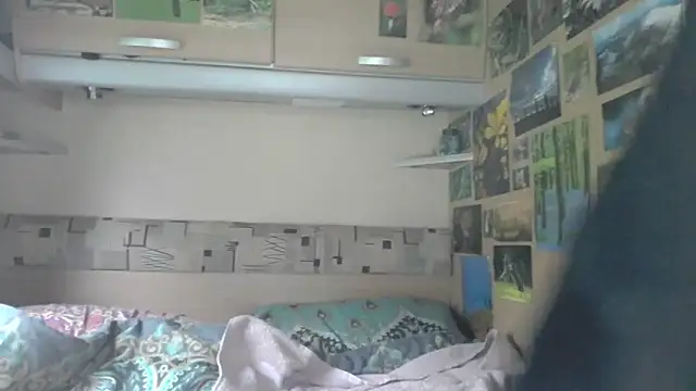 Snapshot of Skye_DD_T chatting on 10/10/25, 08:15 Skye DD T online show from 10/10/25, 08:15