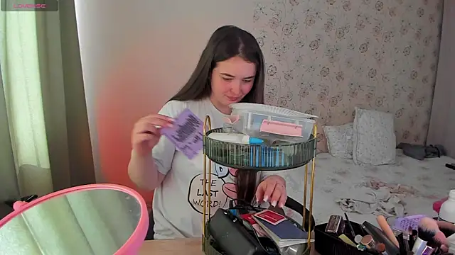 Alice next door online show from 04/03/26, 10:22