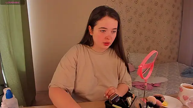 Alice next door online show from 03/31/26, 08:38