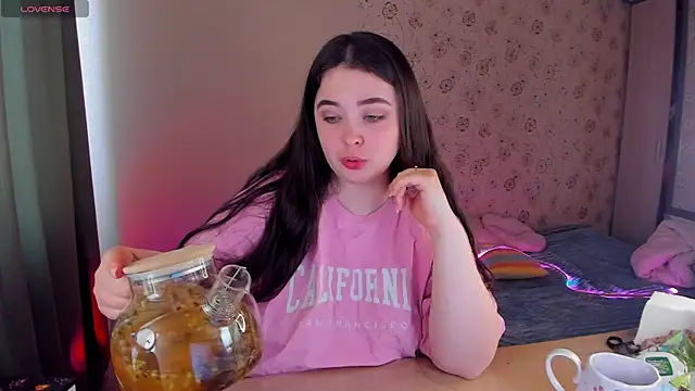 Alice next door online show from 02/27/26, 01:00