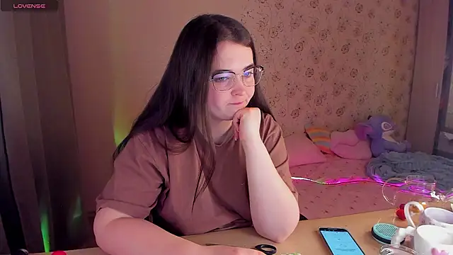 Alice next door online show from 02/25/26, 02:06