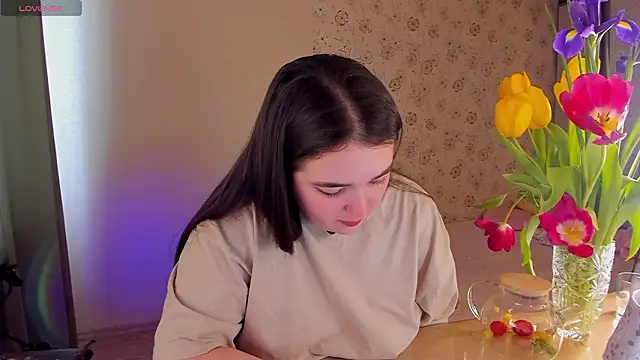 Alice next door online show from 03/07/26, 12:43