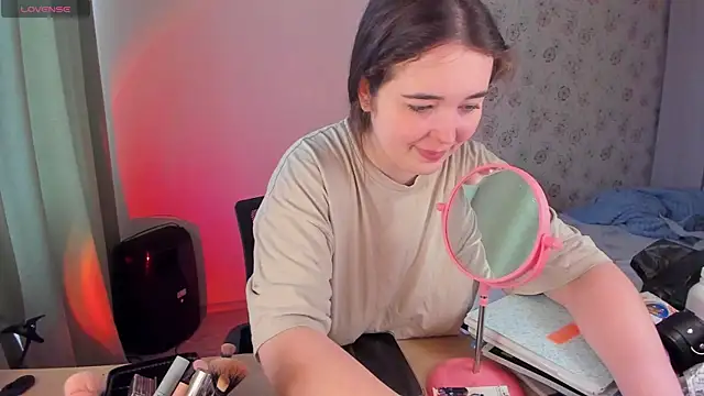 Alice next door online show from 04/04/26, 10:11