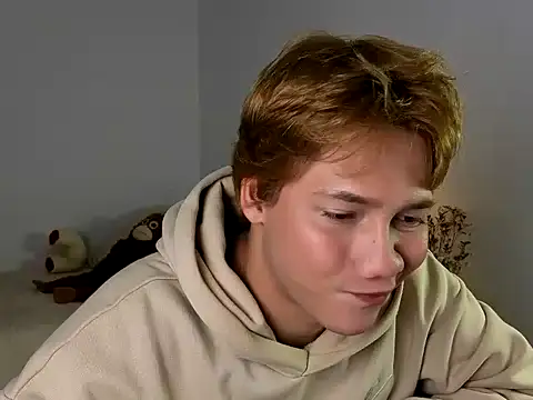 ConnieVarela online show from 12/15/25, 02:17