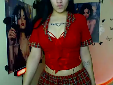 Snapshot of Em7MaA chatting on 10/31/25, 08:27 Em7MaA online show from 10/31/25, 08:27