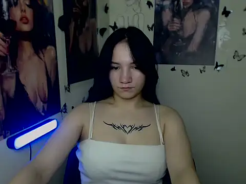 Snapshot of Em7MaA chatting on 12/05/25, 07:34 Em7MaA online show from 12/05/25, 07:34