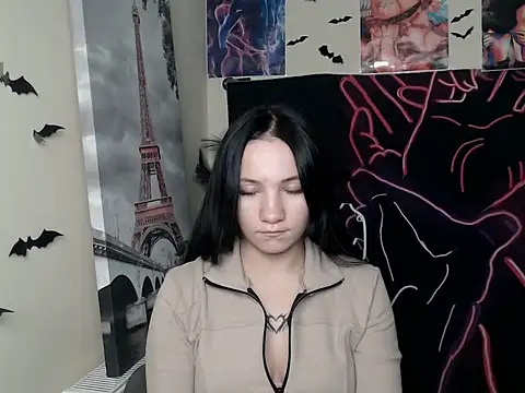 Snapshot of Em7MaA chatting on 11/05/25, 01:14 Em7MaA online show from 11/05/25, 01:14