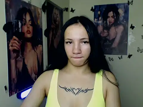 Snapshot of Em7MaA chatting on 10/26/25, 06:36 Em7MaA online show from 10/26/25, 06:36