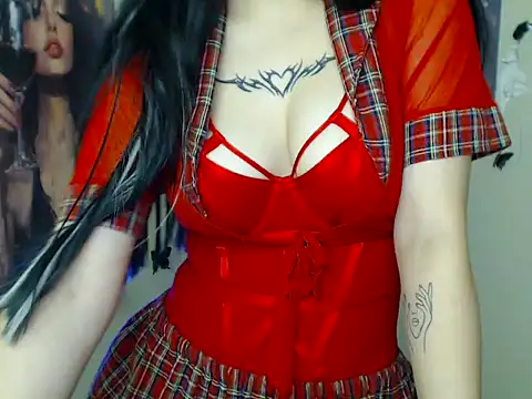 Snapshot of Em7MaA chatting on 10/31/25, 07:16 Em7MaA online show from 10/31/25, 07:16